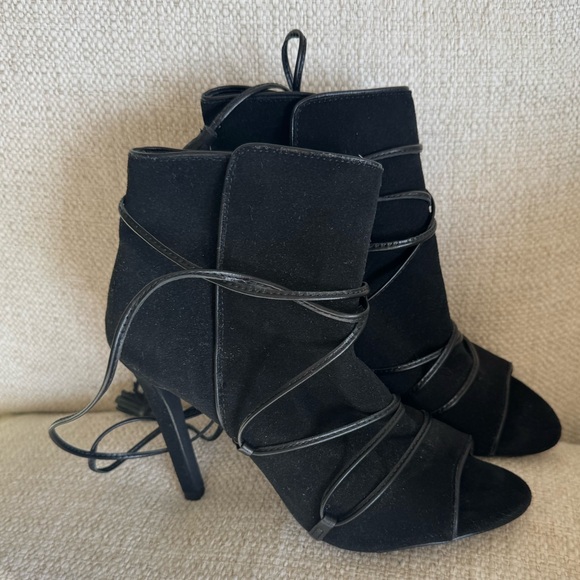Joe’s “Halsey” soft leather suede heels Black, Size 6 - Picture 10 of 10
